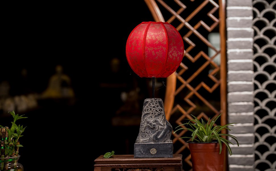 設計感十足的青龍臺燈，讓你的居室充滿藝術范